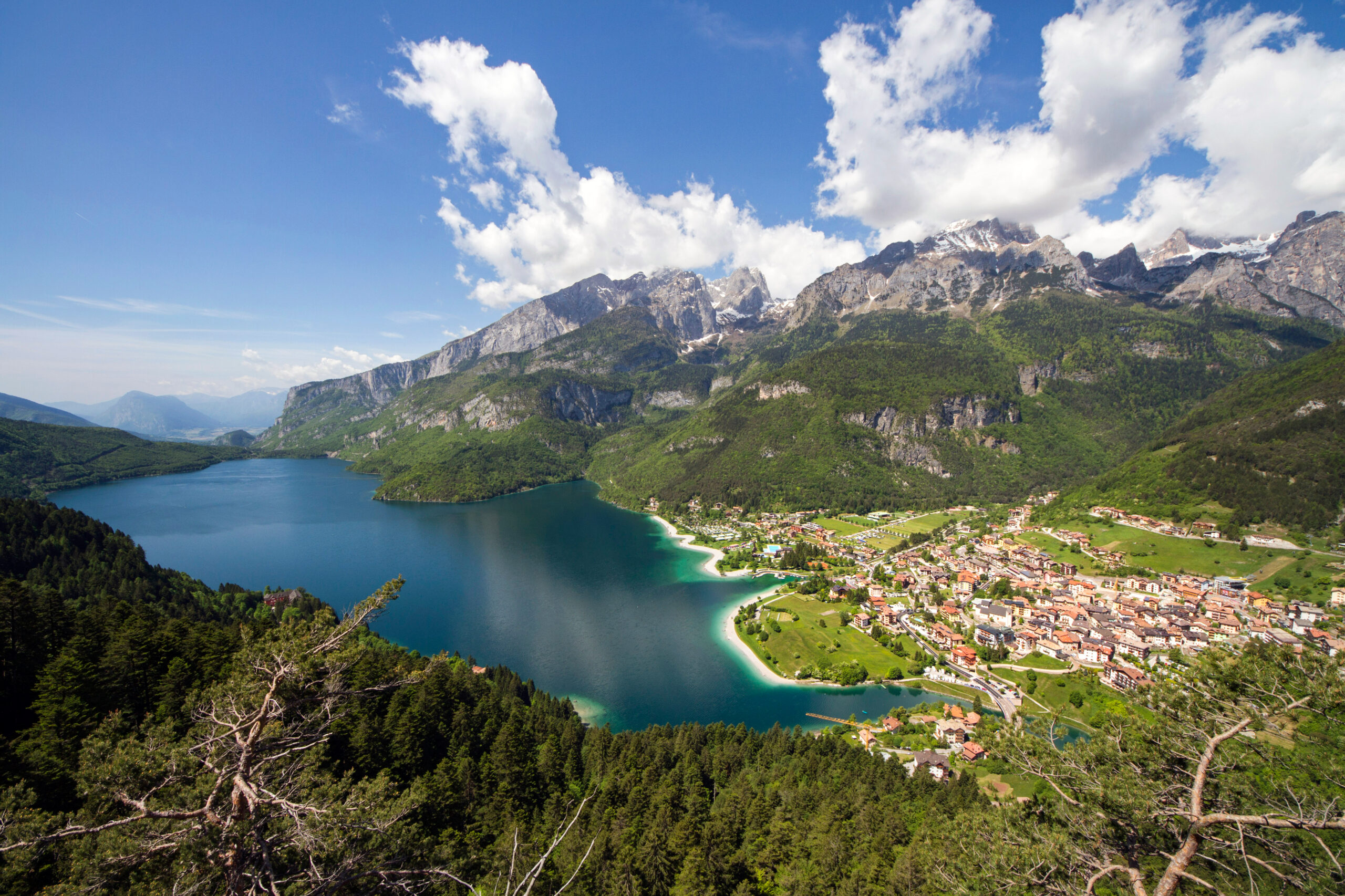 il lago di Molveno dall'alto